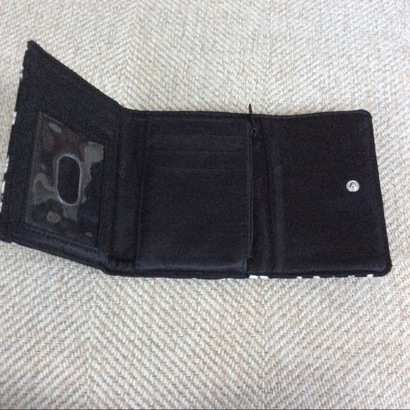 Hard to find black and white VERA BRADLEY trifold - Picture 6 of 6